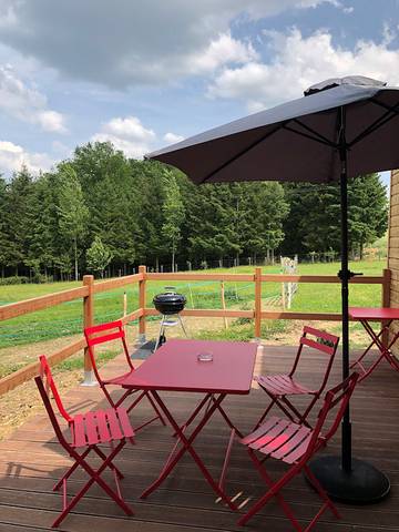 Gîte pour 4 personnes, avec terrasse ainsi que piscine et jardin dans Centre-Val de Loire