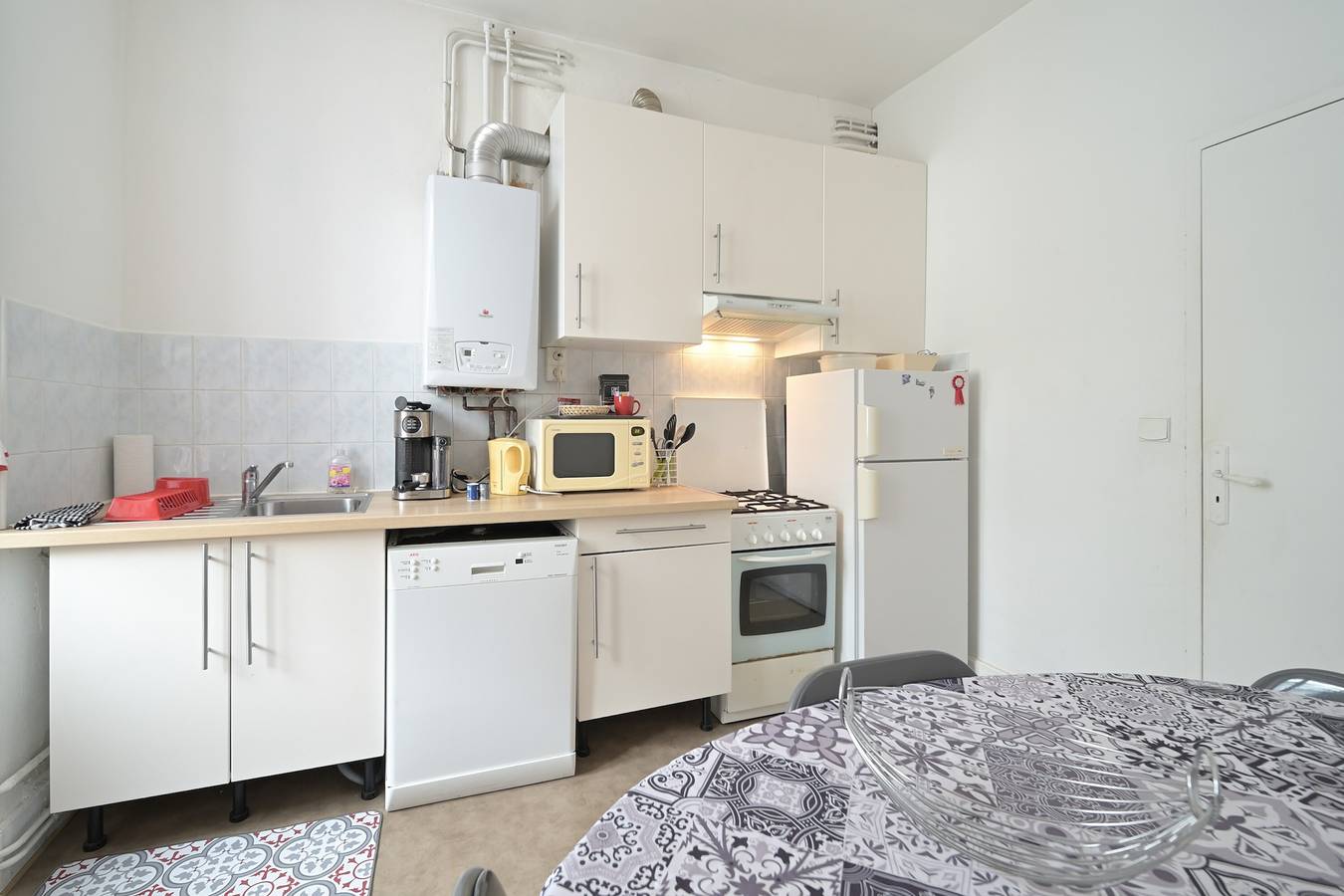 Entire apartment, Holiday Apartment "À Luchon" near the Slopes with Balcony and Wi-Fi in Luchon-Superbagnères, Bagnères-de-Luchon