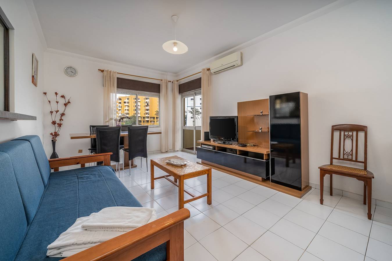 Ganze Wohnung, Apartment 'T2 Premium' mit Gemeinschaftspool, Wlan und Klimaanlage in Praia da Rocha, Portimão