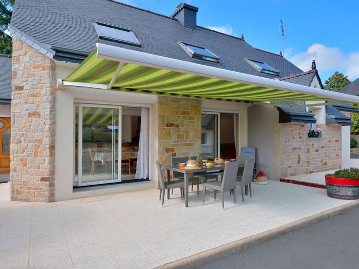 Location de vacances pour 9 personnes, avec Terrasse et Jardin à Ploubezre