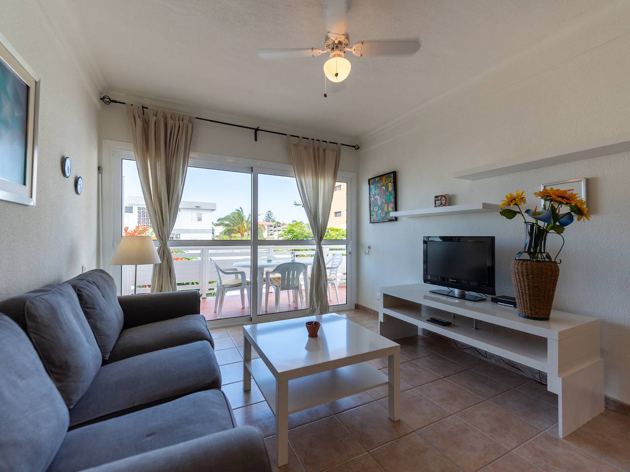 Apartamento entero, Casa de Vacaciones en Gran Canaria, Terraza Amplia y Cerca de la Playa in San Agustín , San Bartolomé de Tirajana