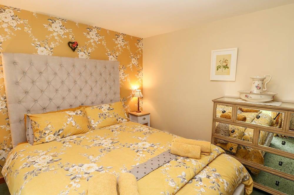 Isaacs Cottage, pet friendly, character holiday cottage in Allendale in Allendale, North Pennines AONB