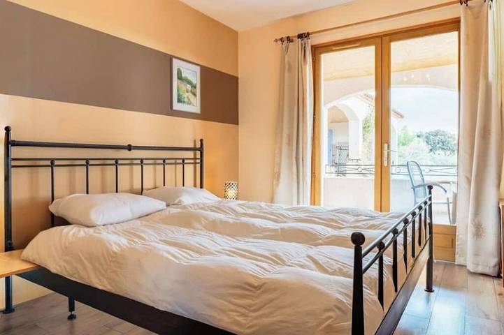 Location de vacances pour 6 personnes, avec terrasse ainsi que jacuzzi et jardin à Siran - 2