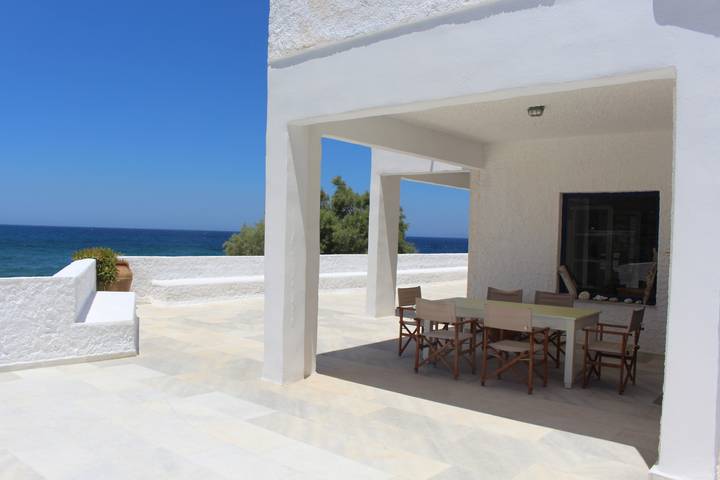 Filter.villa.villa für 7 Personen, mit Meerblick und Balkon/Terrasse sowie Garten und Ausblick auf Naxos