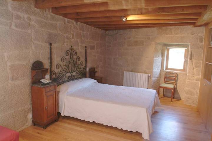 Casa rural para 3 personas, con Jacuzzi además de Terraza y Jardín en Provincia de Orense - 2