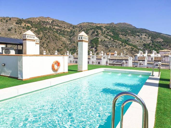 Apartamento para 4 personas, con Terraza además de Piscina y Vistas en Vélez de Benaudalla