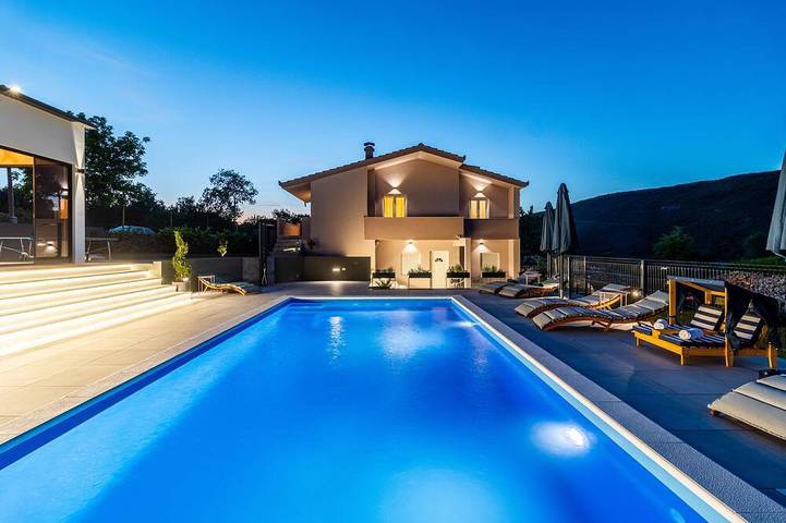 Villa für 8 Personen, mit Garten und Whirlpool in Split-Dalmatien - 2
