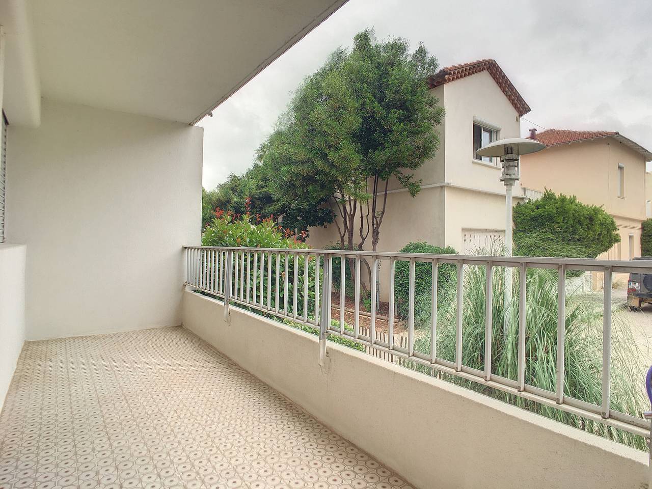 Ganze Wohnung, F2 Kabine, Terrasse, Parkplatz, Strandnah in Carnon-Plage, Mauguio