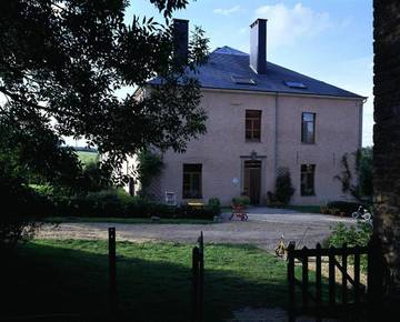 Gîte pour 4 personnes, avec vue et jardin à Chiny