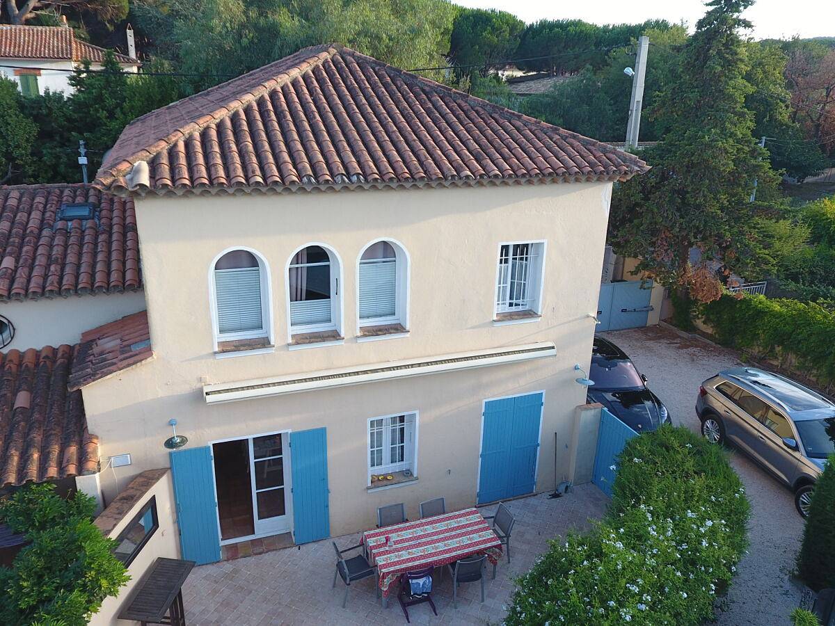 Casa vacanze 'Ferienhaus Grillons' con piscina comune, Wi-Fi e aria condizionata in Saint-Tropez, Draguignan e dintorni