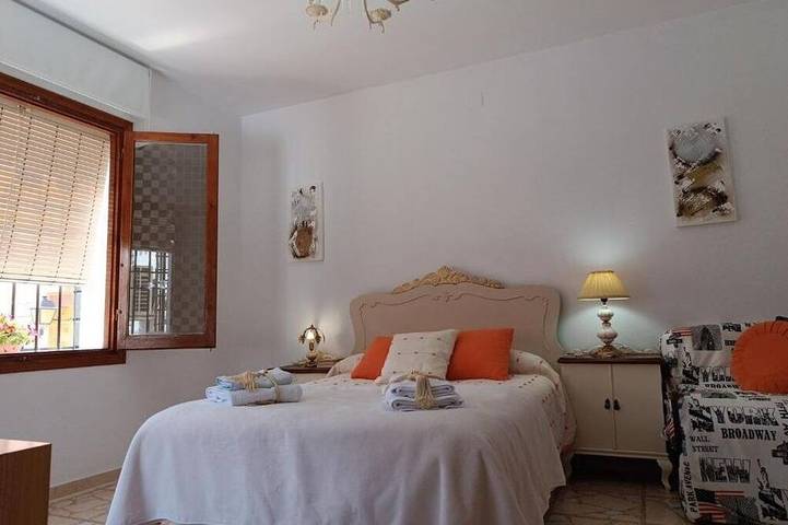 Charming house with garden relaxation area and private parking in San Clemente in San Clemente, Comarca de la Mancha