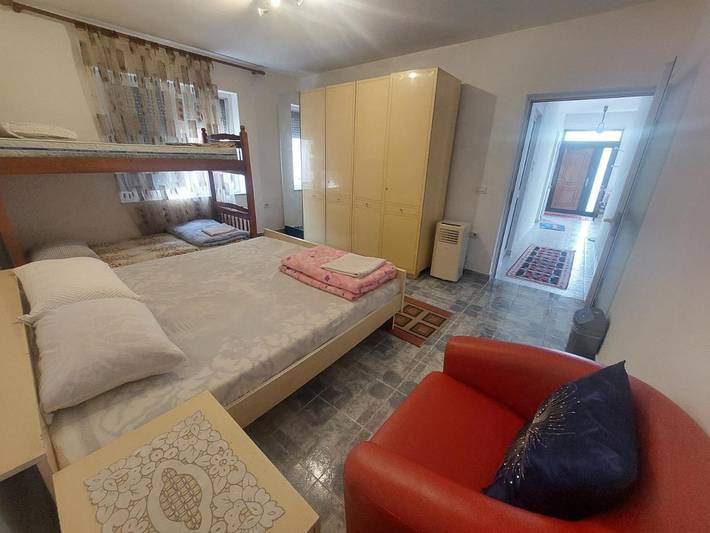 Auberge pour 6 personnes, avec terrasse