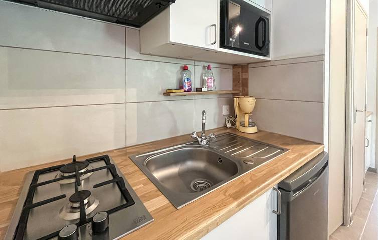 Location de vacances pour 4 personnes, avec terrasse et piscine, animaux acceptés à Méjannes-le-Clap - 4