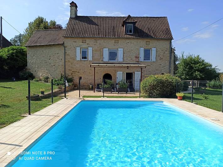 Gîte pour 13 personnes, avec Terrasse ainsi que Jardin et Piscine