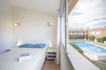 Ferienwohnung für 8 Personen, mit Balkon in Montroig Bahia