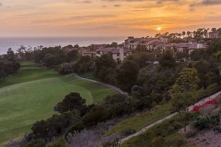 Hotel for 8 people, with pool and yard as well as hot tub in Newport Coast