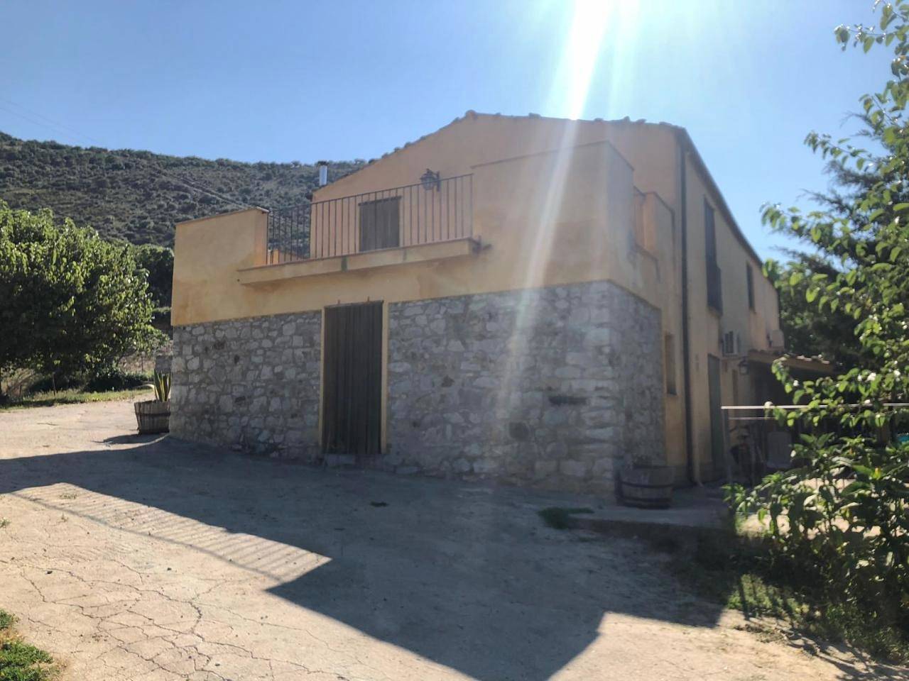 Large Double or Twin Room in Collesano, Provincia di Palermo