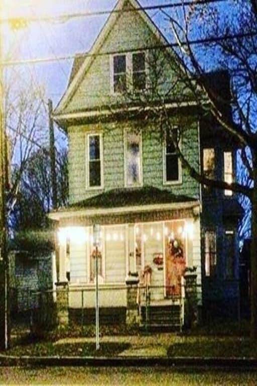 Gehen Sie zu allem. Erkerfenster Historisches Haus in Niagarafälle (New York State), Niagara County