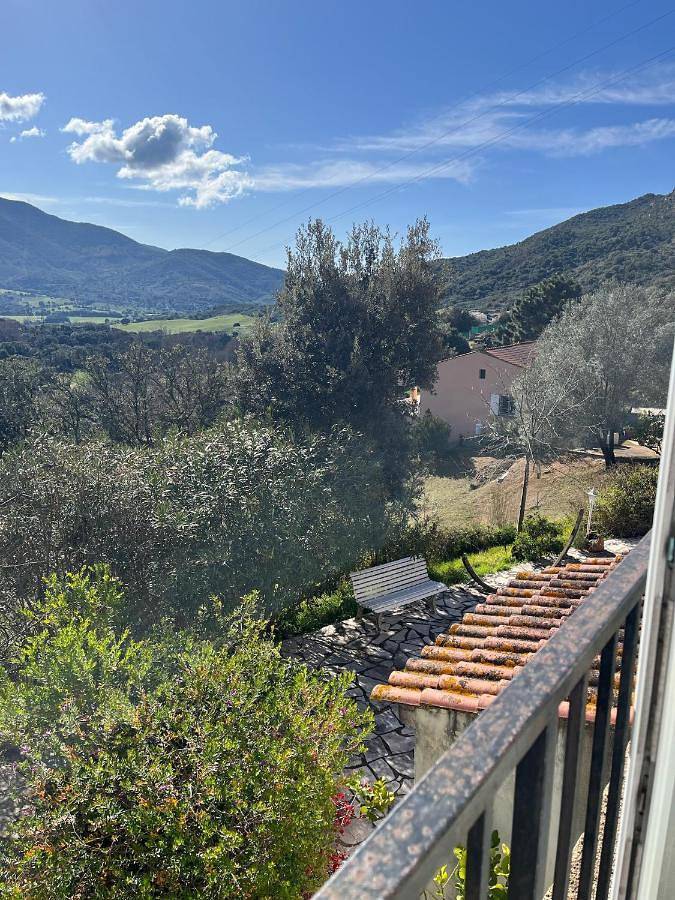 Maison d’hôte pour 6 personnes, avec jardin ainsi que vue et piscine, animaux acceptés