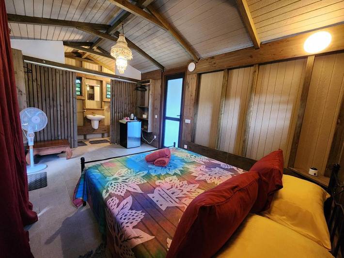 Maison d’hôte pour 4 personnes, avec terrasse et jardin dans Ha'apiti - 2