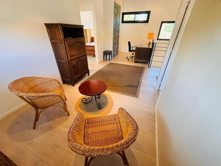 Location de vacances pour 6 personnes, avec vue ainsi que terrasse et piscine à Prades-le-Lez - 3