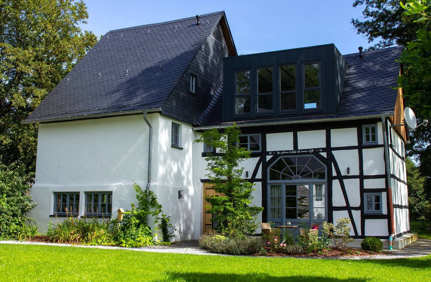 Ganze Wohnung, Ferienwohnung 'Michels Mühle - Pitt Sin Atelier' mit privater Terrasse, privatem Garten und Wlan in Brilon, Hochsauerlandkreis