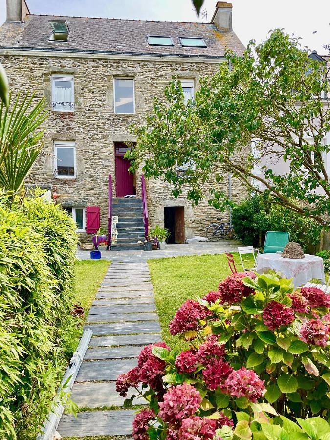 Location de vacances pour 8 personnes, avec Terrasse et Jardin dans Locmaria (Groix)