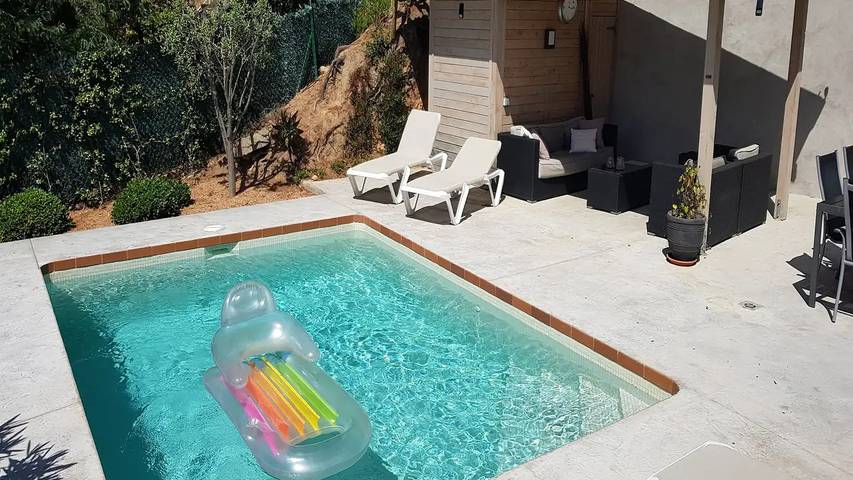 Casa rural para 9 personas, con piscina y jardín en Sant Feliu de Guíxols