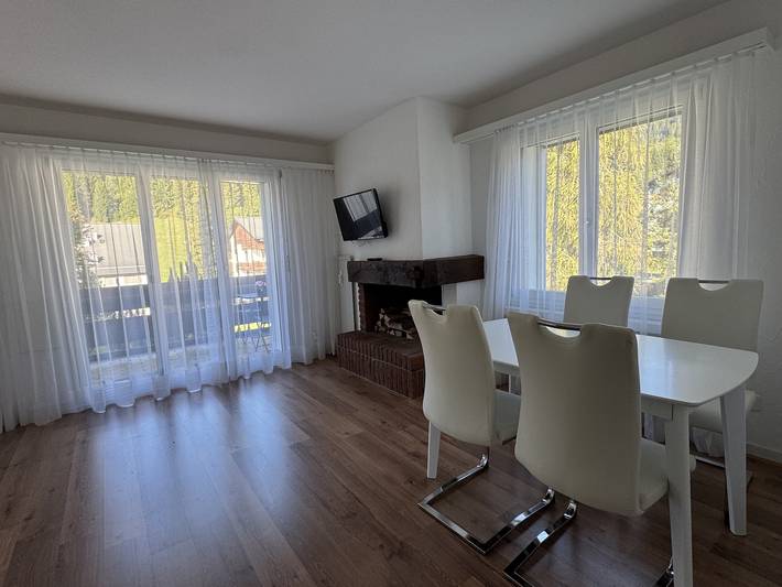 Ferienwohnung für 2 Personen, mit Balkon und Pool in Laax