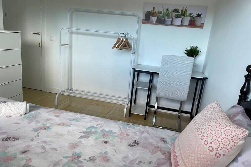Habitación Individual en una villa a 30 minutos de Barcelona con piscina in Sant Fost de Campsentelles, Barcelona Provinz
