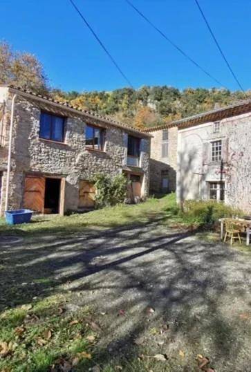 Two-Bedroom House in Saint-Jean-de-Paracol, Région de Limoux