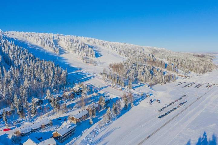 Appartement de vacances pour 4 personnes, avec vue et vue sur le lac ainsi que sauna et terrasse