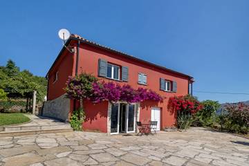 Gîte pour 2 personnes, avec balcon et jardin dans Arcos de Valdevez