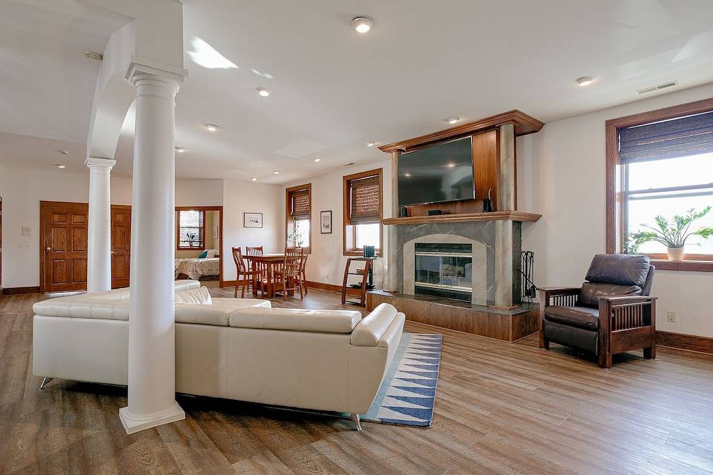 Ganze Wohnung, Hagenow Suite 3500 qm Ft Executive Suite in Lancaster County (NE)