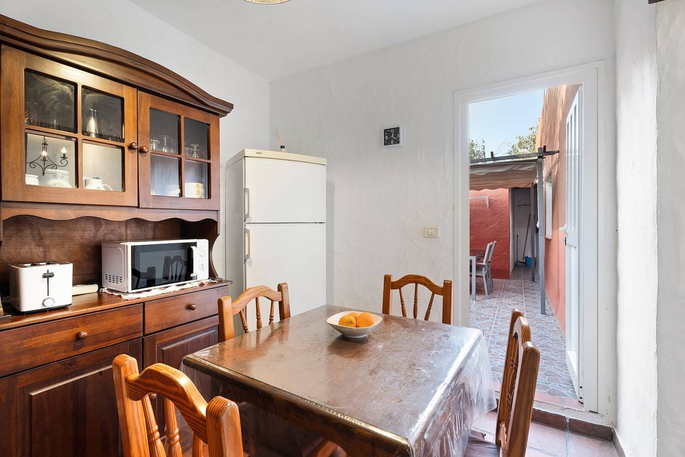 Appartement entier, Appartement 'Trebol 3' avec vue sur la mer, terrasse privée et Wi-Fi in El Mocanal, Valverde