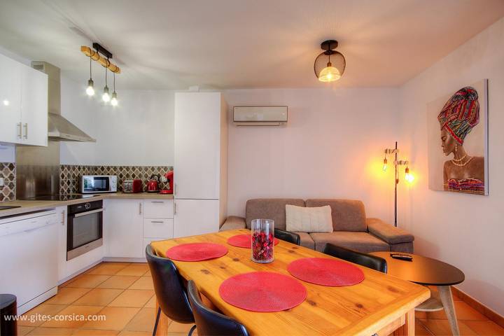 Gîte pour 2 personnes, avec Terrasse ainsi que Jardin et Vue à Corbara - 4