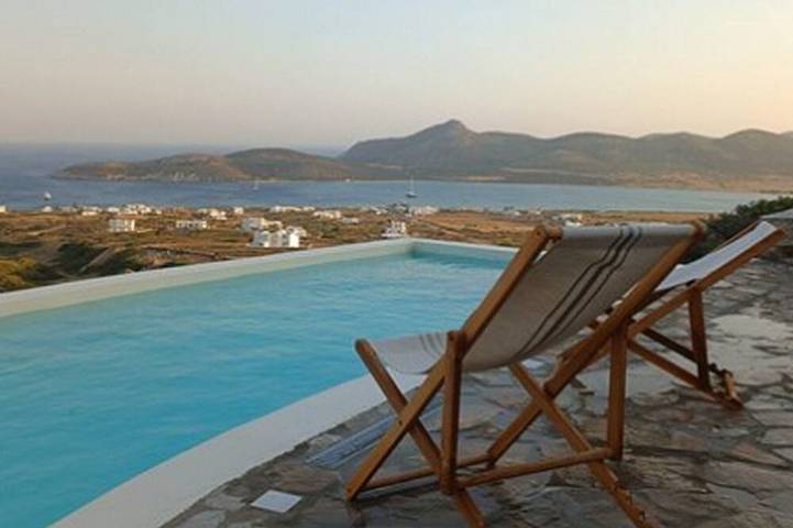 Villa for 6 people, with terrace and garden in Antiparos