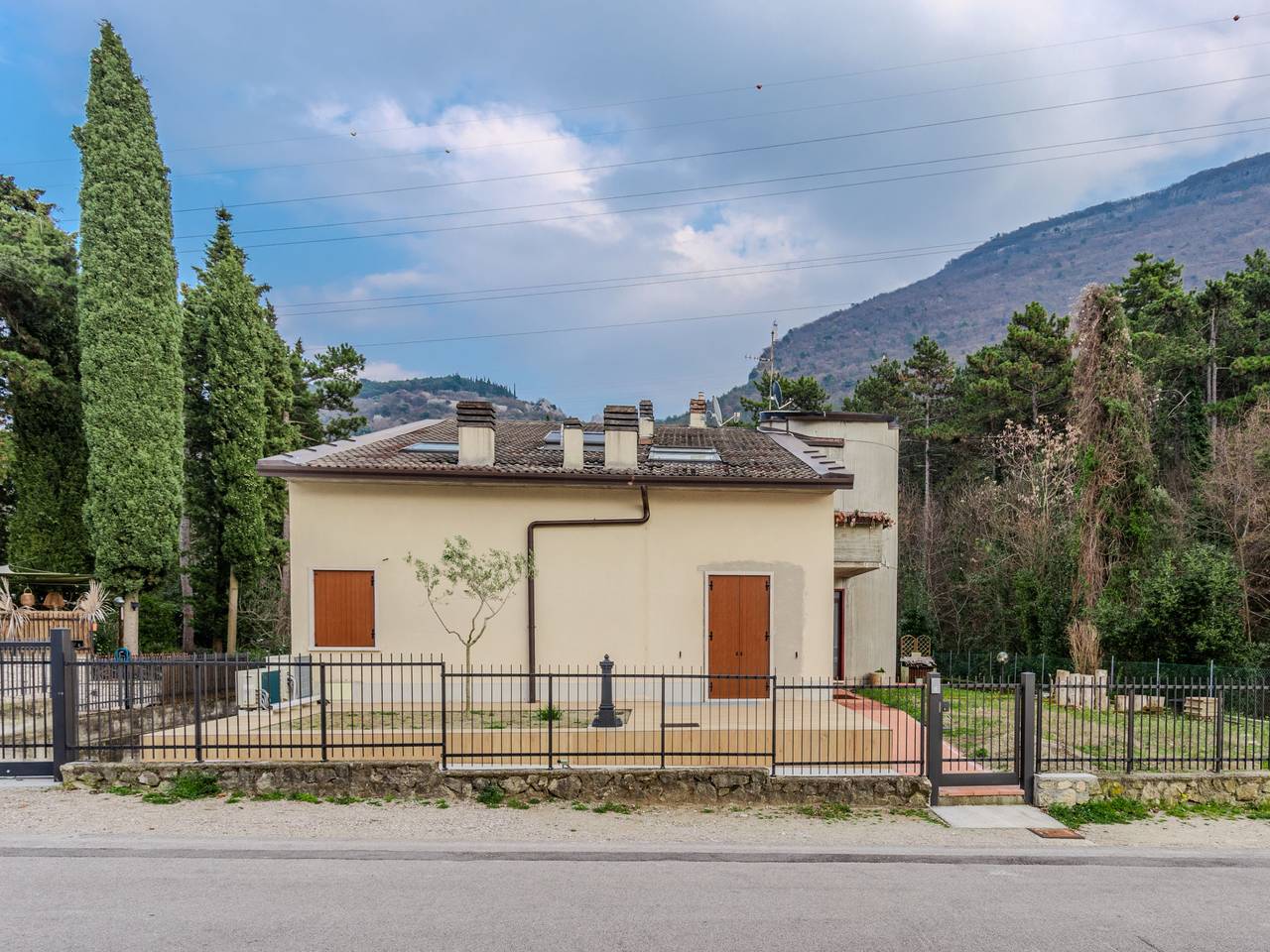 Entire apartment, Le Busatte in Nago-Torbole, Garda Mountains