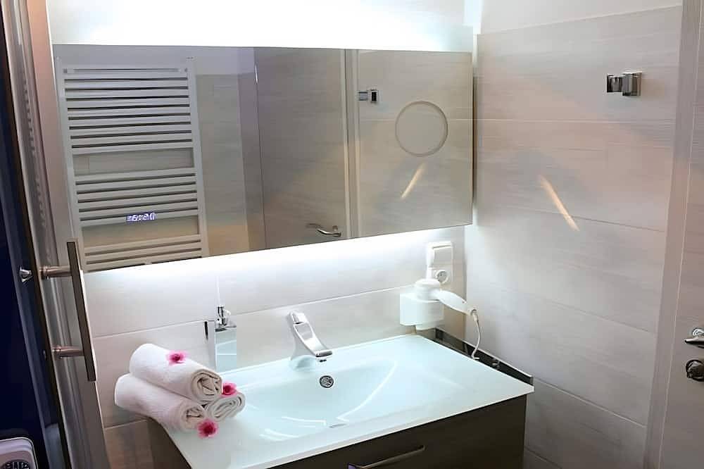 Ganze Wohnung, Apartment Seeterrasse im Maarberg Resort bis 4 Personen (48 m²) in Schalkenmehren am See in Schalkenmehren, Vulkaneifel