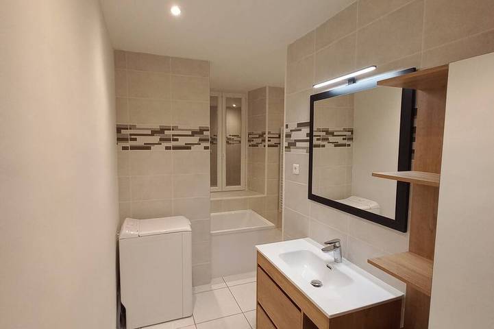 Location de vacances pour 8 personnes, avec jardin et balcon à Riols - 4