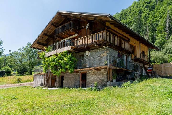 Maison d’hôte pour 18 personnes, avec jardin et vue dans Bisanne 1500