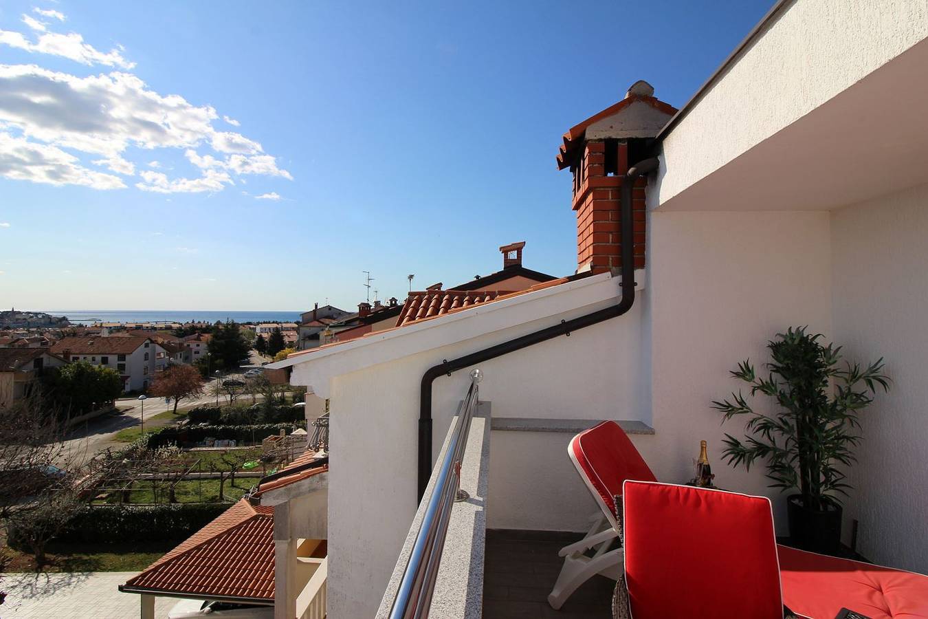 Ganze Wohnung, Charmante Dachgeschosswohnung mit Meerblick und Blick auf die Altstadt von Porec in Poreč, Grad Poreč