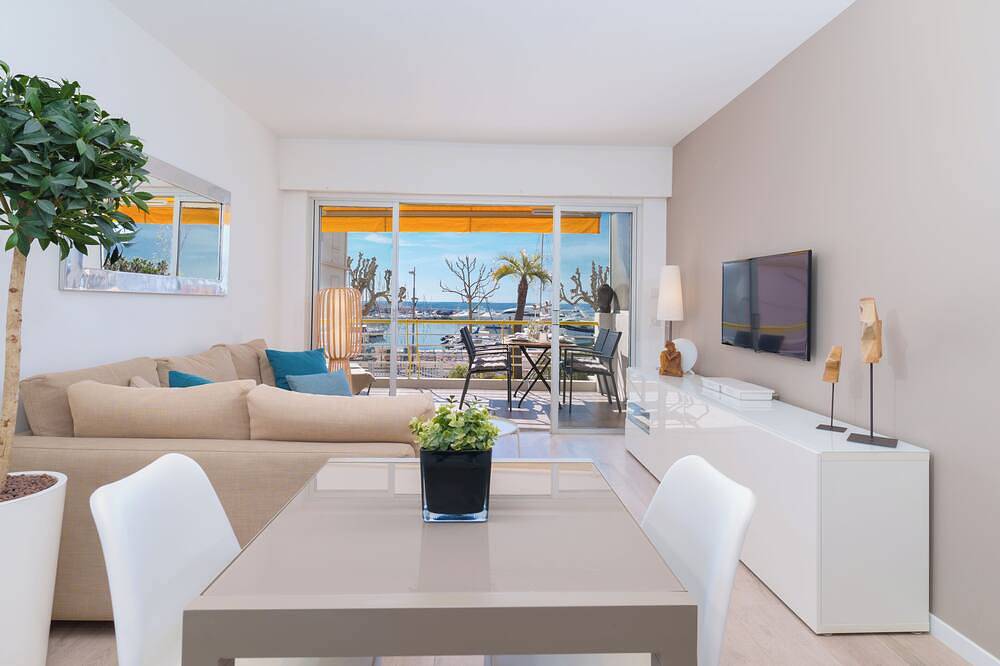 Entire apartment, Want to Get Away from it all by the sea in Golfe Juan? in Golfe-Juan, Vallauris