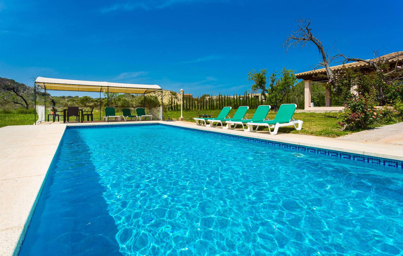 Apartment mit Meerblick, Terrasse, Pool und Küche - 2,5 km zum Strand Sa Marjal in Son Servera, Mallorca Osten