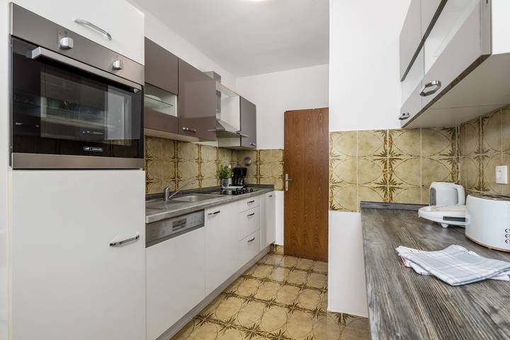 Ferienhaus für 10 Personen, mit Terrasse und Pool sowie Meerblick, mit Haustier in Pinezici - 4