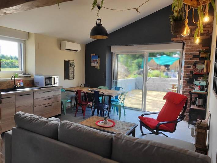 Location de vacances pour 7 personnes, avec terrasse ainsi que vue et piscine à Carquefou - 2