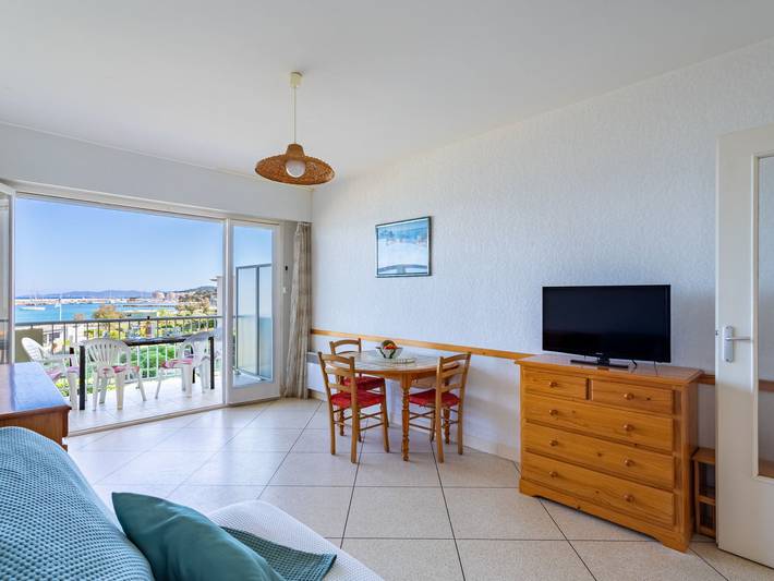 Gîte pour 4 personnes, avec jardin et terrasse dans Plage Du Lavandou Le Lavandou - 4