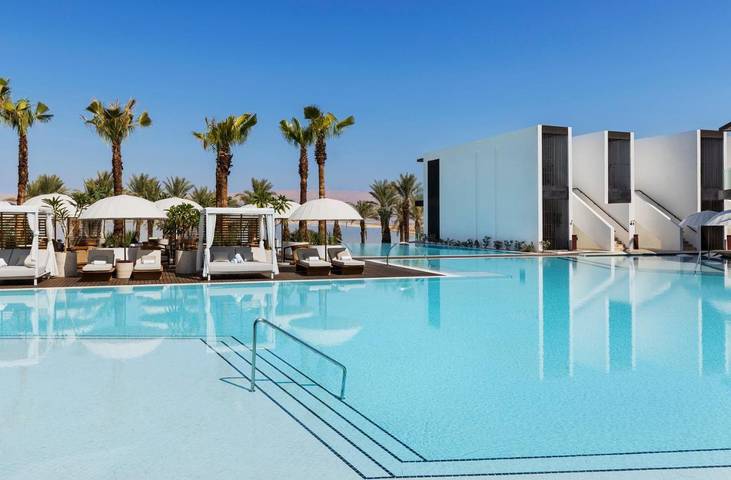 Hôtel pour 4 personnes, avec vue et terrasse ainsi que sauna et piscine