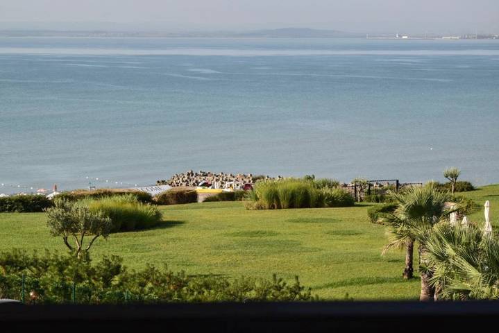 Apartament wakacyjny dla 13 osób, z Balkon i Taras oraz Ogród i Basen w Burgas
