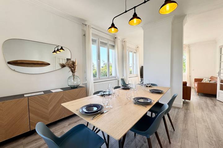 Spacieuse maison rénovée avec goût - Tout à pied in Larmor-Plage, Côte des Mégalithes